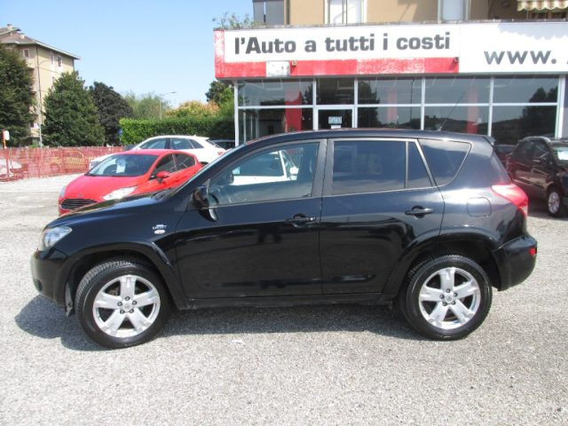 TOYOTA RAV 4 Crossover 2.2 D-4D 177cv Luxury -CONDIZIONI OTTIME Immagine 1