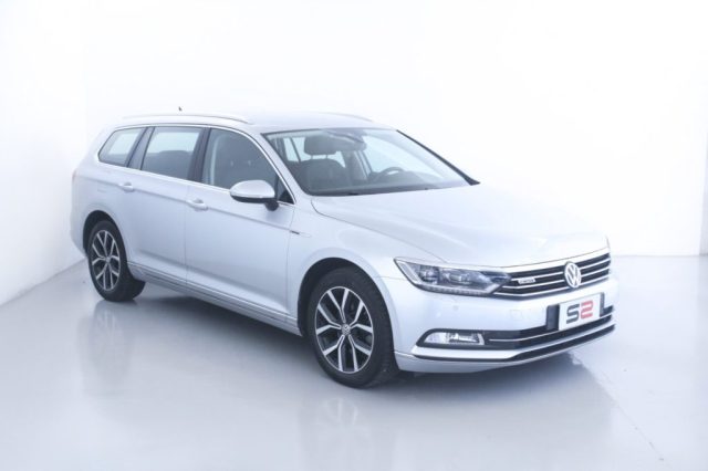 VOLKSWAGEN Passat Variant 2.0 TDI SCR 190 CV 4MOTION DSG Executive BMT Immagine 3