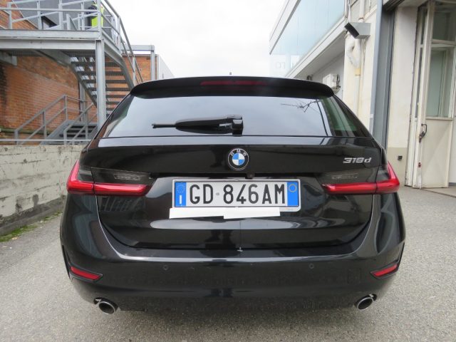 BMW 318 d Touring Immagine 4