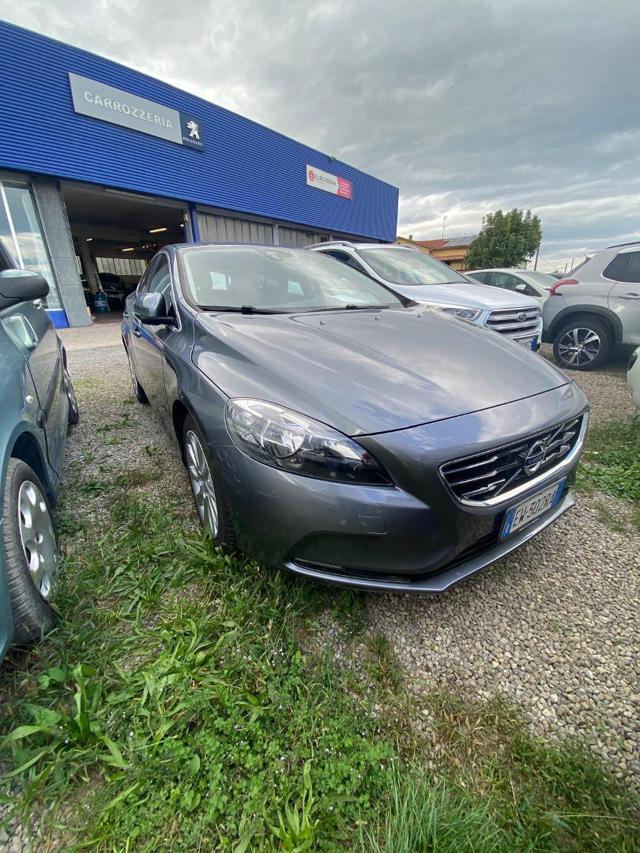 VOLVO V40 D3 Immagine 2