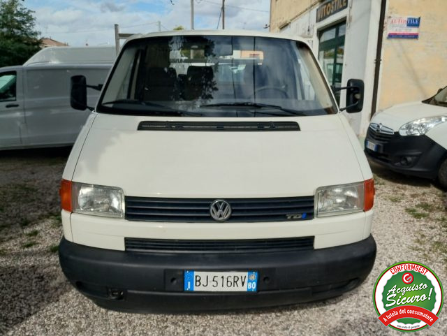 VOLKSWAGEN Transporter Transp. 2.5 TDI/88CV CASSONATO FISSO Immagine 0