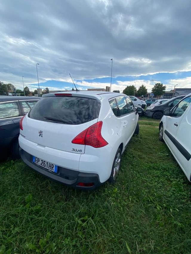 PEUGEOT 3008 1.6 HDi 112CV Business Immagine 4