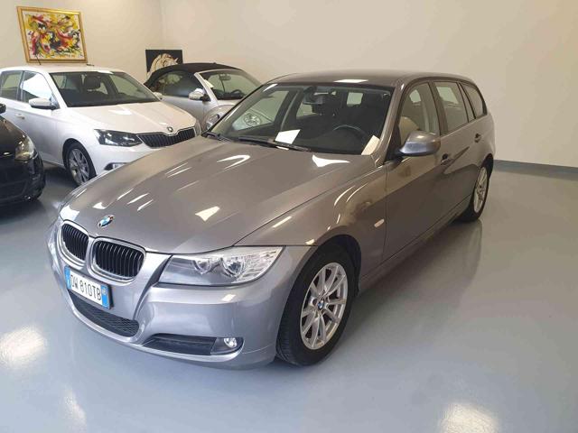 BMW 318 d cat Touring Immagine 0