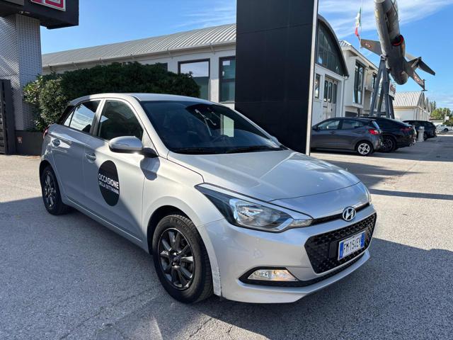 HYUNDAI i20 1.2 84 CV 5 porte Blackline Immagine 1