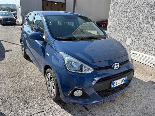 HYUNDAI i10 1.0 Login Auto Immagine 3