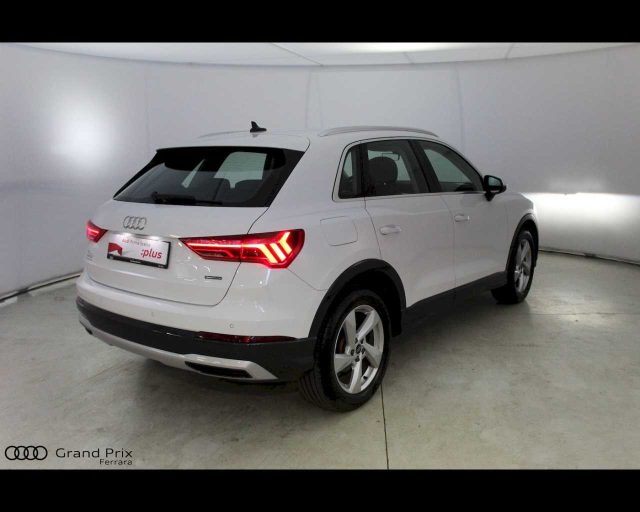 AUDI Q3 35 TDI quattro S tronic Business Advanced Immagine 1