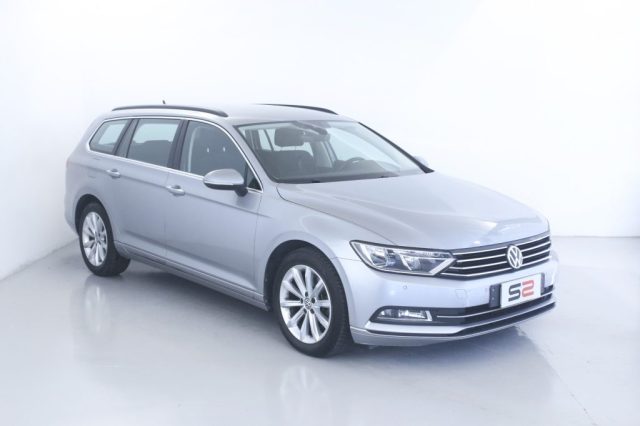 VOLKSWAGEN Passat Variant 2.0 TDI DSG Business BlueMotion Tech Fari LED Immagine 3