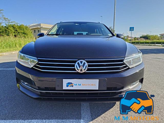 VOLKSWAGEN Passat Variant 2.0 TDI DSG Business BlueMotion Tech Immagine 1