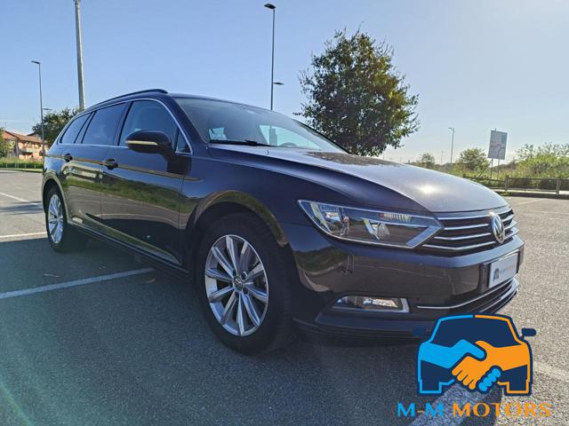 VOLKSWAGEN Passat Variant 2.0 TDI DSG Business BlueMotion Tech Immagine 2