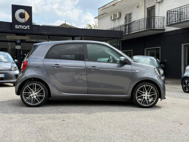 SMART ForFour BRABUS 109 CV +TETTO+NAV.+TELEC. POST.+AMBIENT Immagine 4