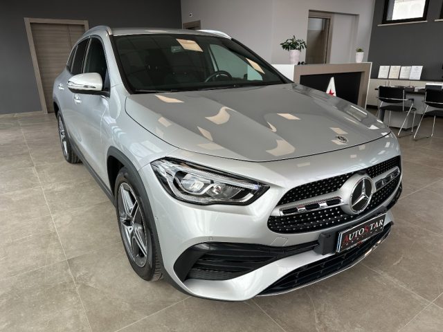 MERCEDES-BENZ GLA 200 d Automatic Premium Immagine 1