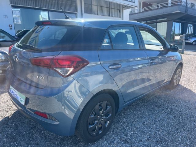 HYUNDAI i20 1.2 84 CV 5 porte Comfort Immagine 3