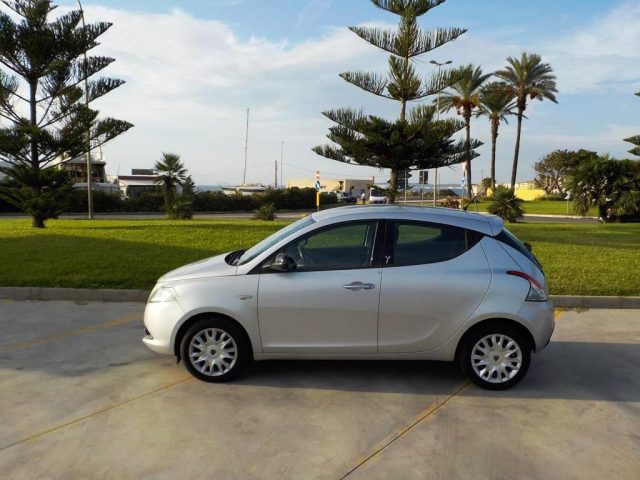 LANCIA Ypsilon 1.3 MJT 16V 95 CV 5 porte S&S Gold Immagine 4