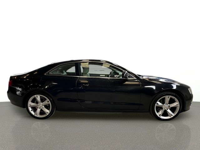 AUDI A5 2.7 TDI FAP auto S-Line - Cruise - Nav. - Blueth. Immagine 3