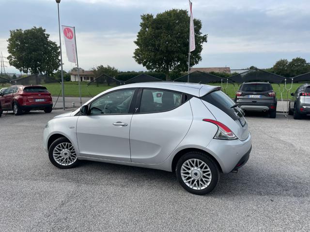 LANCIA Ypsilon 1.2 69 CV 5 porte Platinum Immagine 2