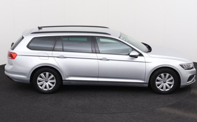 VOLKSWAGEN Passat Variant 2.0 TDI EVO Trendline N1 Autocarro Gancio Traino Immagine 3