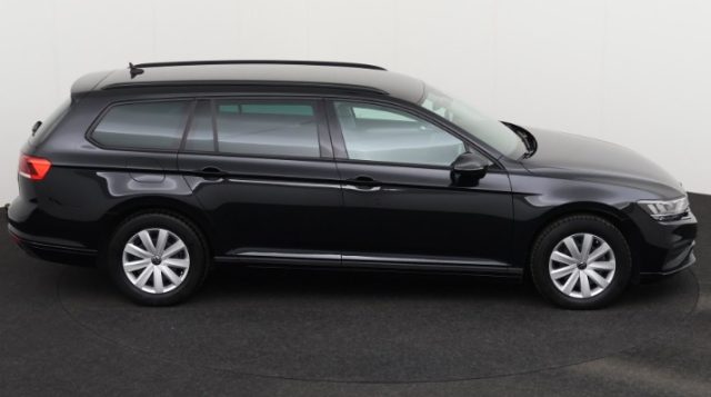 VOLKSWAGEN Passat Variant 2.0 TDI EVO Trendline N1 Autocarro Gancio Traino Immagine 4