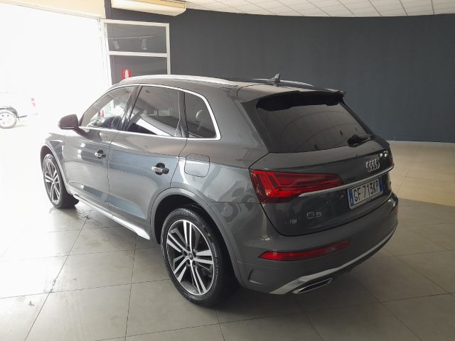 AUDI Q5 50 TFSI e quattro S tronic S line Immagine 3