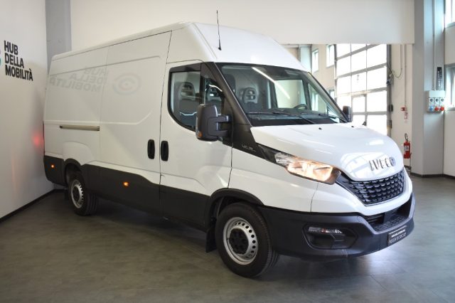 IVECO Daily 35S16V 2.3 HPT PM-SL-TM Furgone Immagine 1