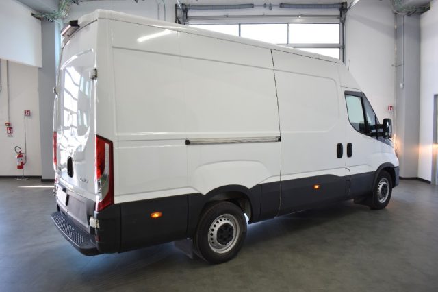 IVECO Daily 35S16V 2.3 HPT PM-SL-TM Furgone Immagine 3