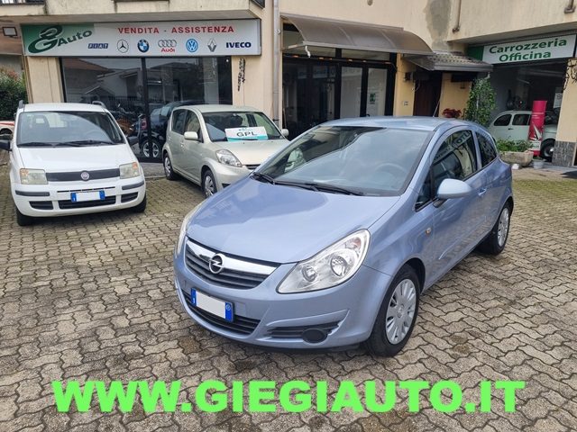 OPEL Corsa 1.2 3 porte Club Immagine 0