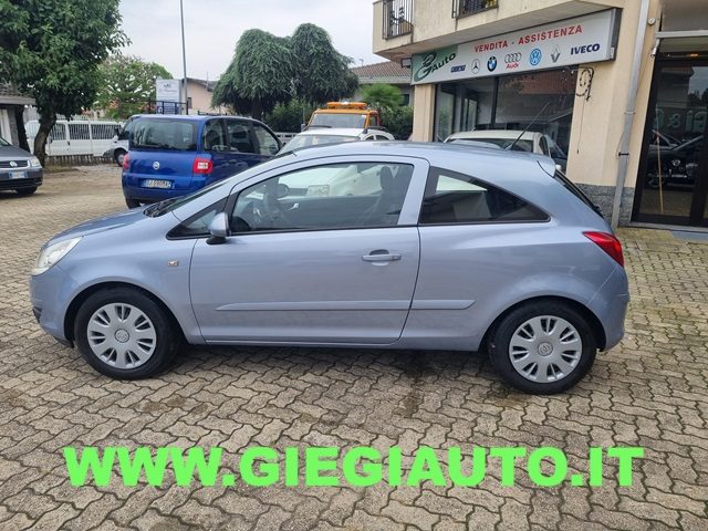 OPEL Corsa 1.2 3 porte Club Immagine 3