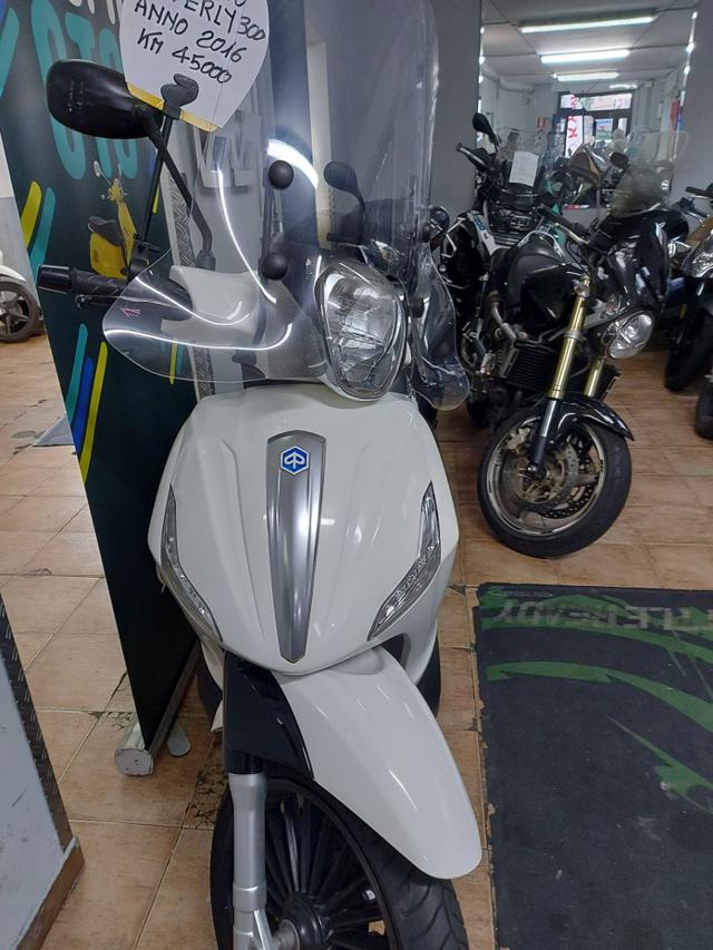 PIAGGIO Beverly 300 i.e. beverly 300 Immagine 1