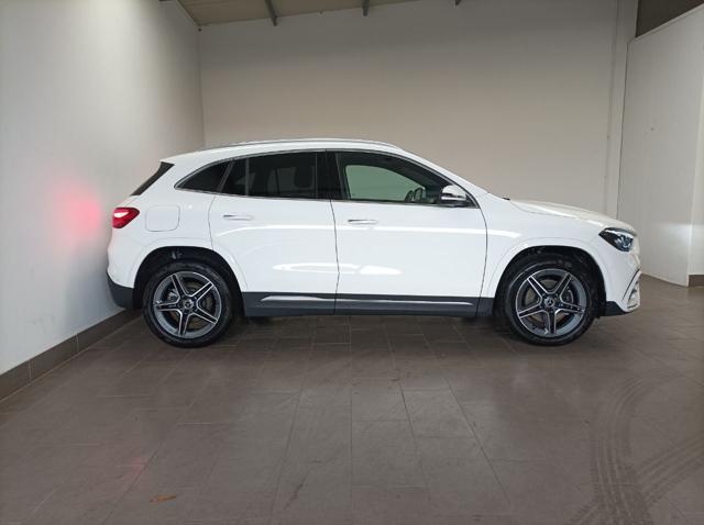 MERCEDES-BENZ GLA 250 e Plug-in hybrid Automatic Premium AMG LINE Immagine 2