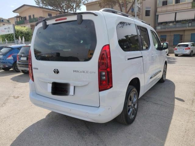 TOYOTA Proace City Verso 1.5D 130 CV S&S L2 Long A/T Luxury Immagine 4