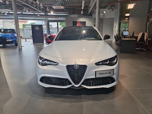 ALFA ROMEO Giulia 2.0 Turbo 280 CV AT8 AWD Q4 Veloce Immagine 1