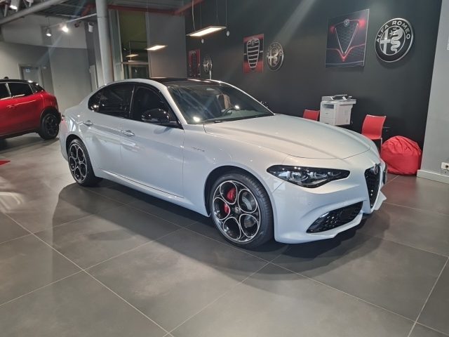 ALFA ROMEO Giulia 2.0 Turbo 280 CV AT8 AWD Q4 Veloce Immagine 2