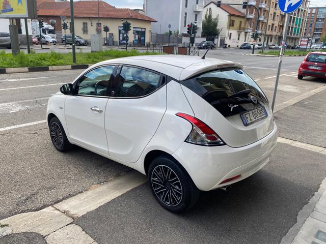 LANCIA Ypsilon 1.2 69 CV 5 porte GPL Ecochic Gold Immagine 3