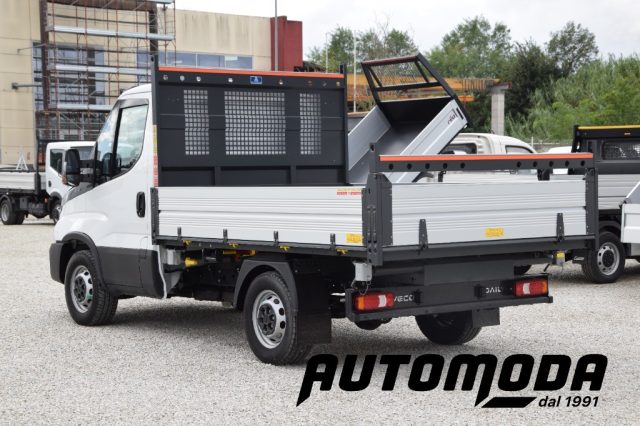 IVECO Daily 35 R. singola 2.3 Cabinato Immagine 3