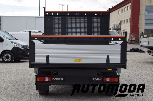 IVECO Daily 35 R. singola 2.3 Cabinato Immagine 4