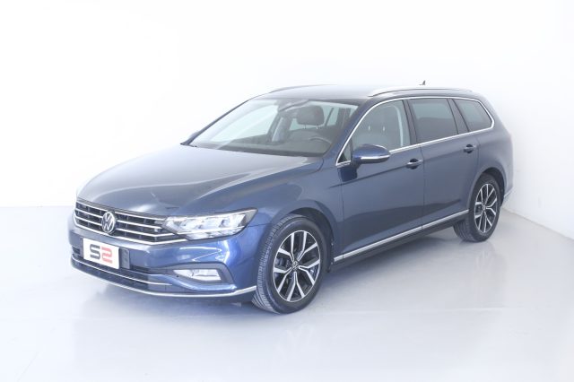 VOLKSWAGEN Passat Variant 2.0 TDI SCR 200 CV DSG Executive Immagine 0