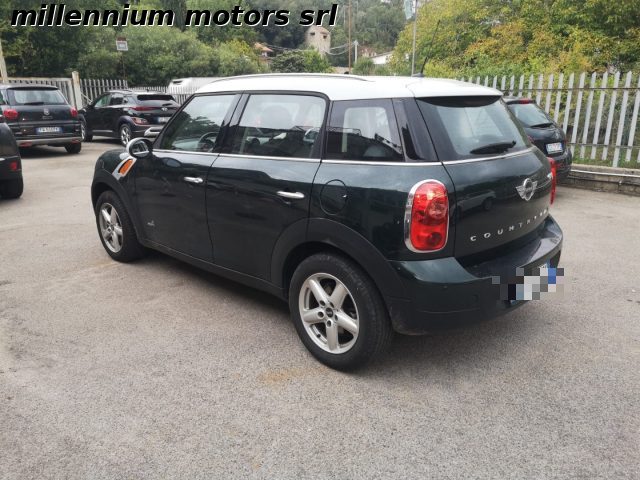 MINI Countryman Mini 2.0 16V Cooper D Countryman Automatica Immagine 2