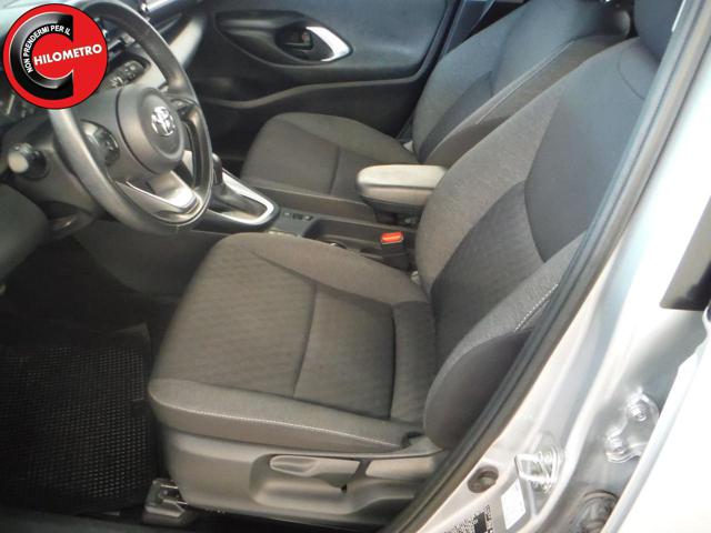 TOYOTA Yaris 1.5 Hybrid 5 porte Business Immagine 3