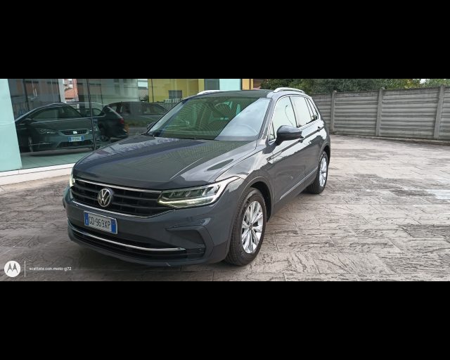 VOLKSWAGEN Tiguan 2.0 TDI 150 CV SCR DSG Life Immagine 1