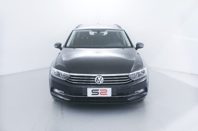 VOLKSWAGEN Passat Variant 2.0 TDI DSG Business BlueMotion Tech Fari LED Immagine 2