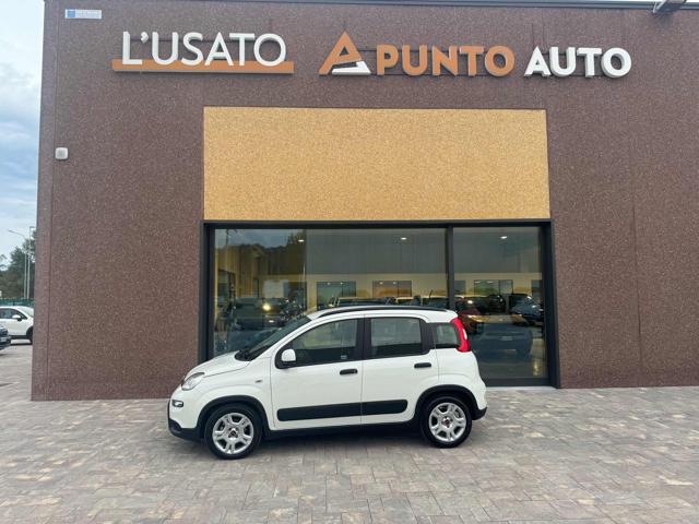 FIAT Panda 1.0 FireFly S&S Hybrid Red Immagine 1