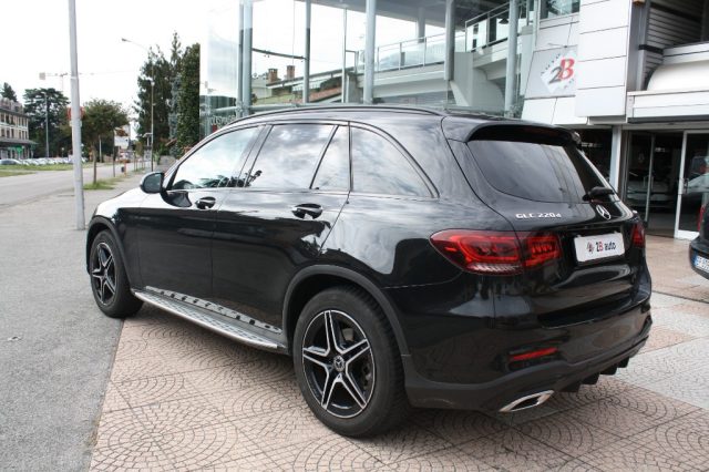 MERCEDES-BENZ GLC 220 d 4Matic Premium Immagine 2