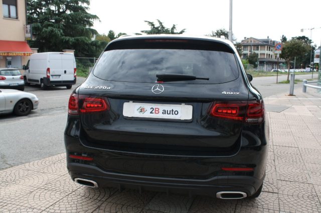 MERCEDES-BENZ GLC 220 d 4Matic Premium Immagine 3