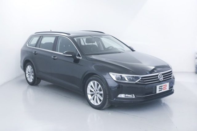 VOLKSWAGEN Passat Variant 2.0 TDI DSG Business BlueMotion Tech Fari LED Immagine 3