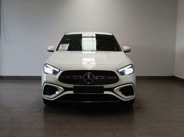 MERCEDES-BENZ GLA 250 e Plug-in hybrid Automatic Premium AMG LINE Immagine 3