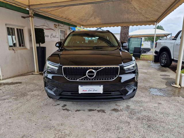 VOLVO XC40 T2 Momentum Core Immagine 1