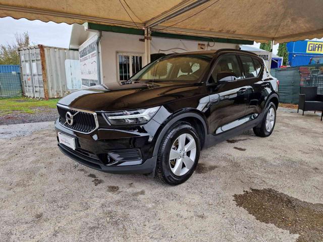 VOLVO XC40 T2 Momentum Core Immagine 0