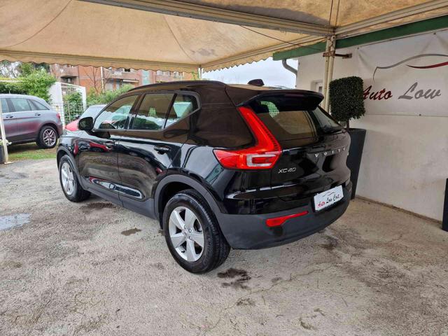 VOLVO XC40 T2 Momentum Core Immagine 3