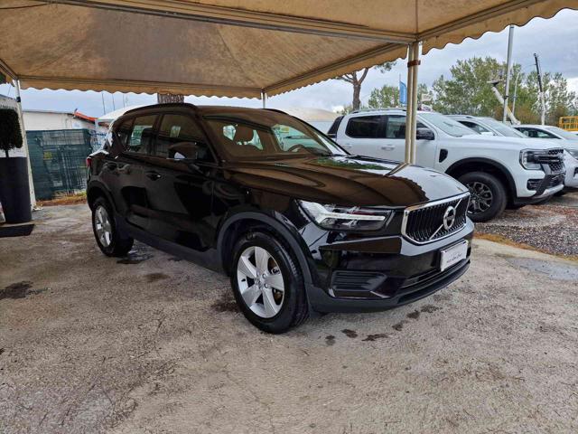 VOLVO XC40 T2 Momentum Core Immagine 2