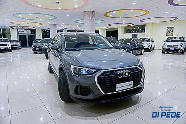 AUDI Q3 35 TDI S tronic Business Immagine 2