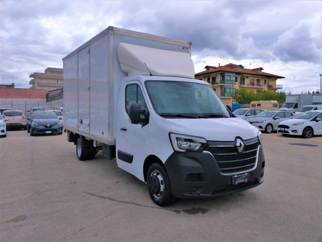 RENAULT Master Diesel 2021 usata